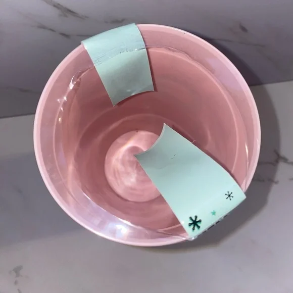 Hello kitty Pink Christmas cups - Picture 4 of 5